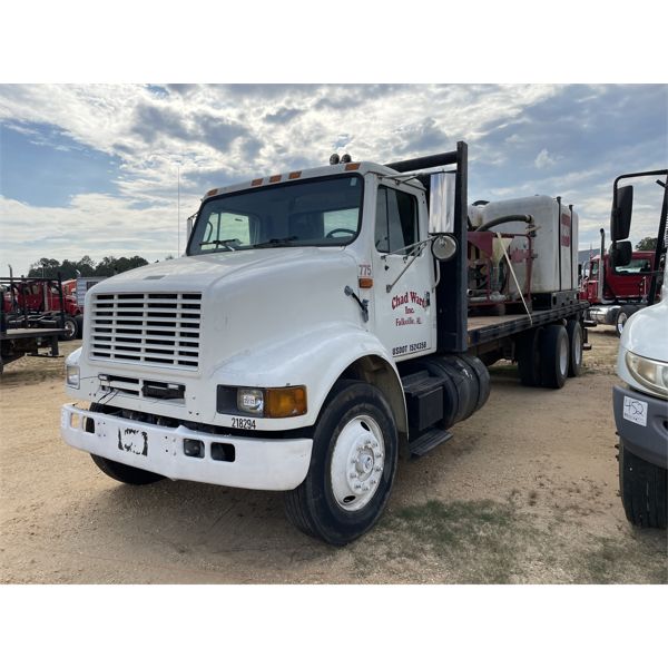 1999 INTERNATIONAL 8100 Flatbed Truck