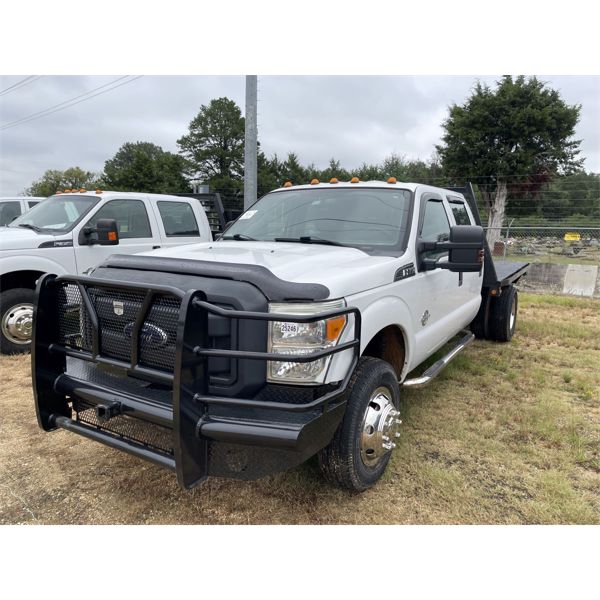 2014 FORD F350 Flatbed Truck