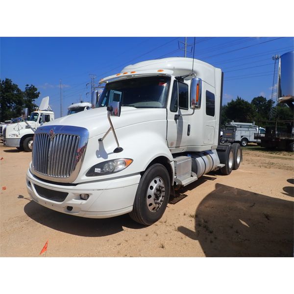 2015 INTERNATIONAL PROSTAR N25 Sleeper Truck