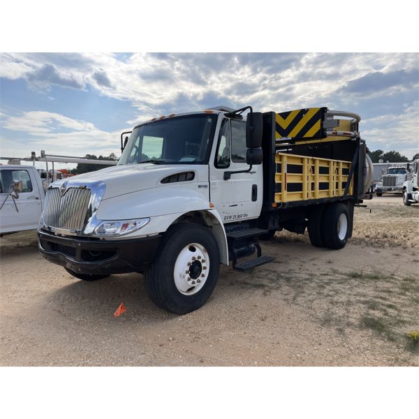 2012 INTERNATIONAL DURASTAR 4300 ATTENUATOR Flatbed Truck