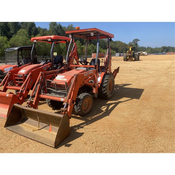 2000 KUBOTA B21 Backhoe