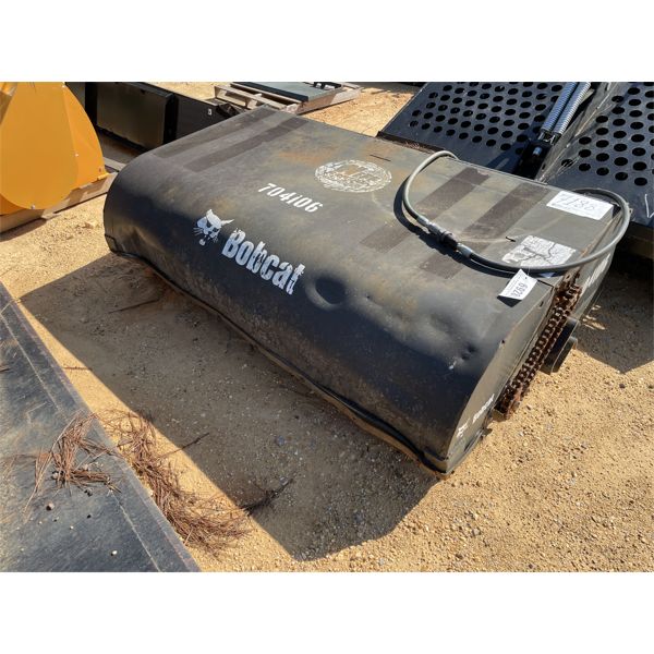 BOBCAT 72" BROOM