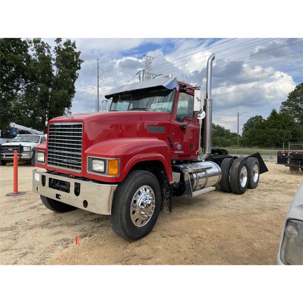 2012 MACK CHU613 Day Cab Truck