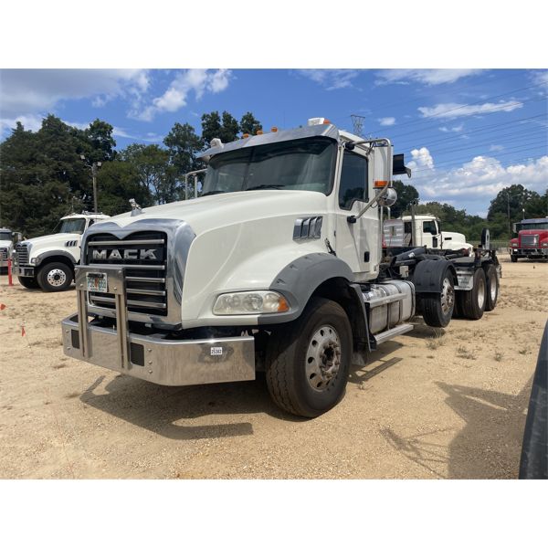 2019 MACK GR64B Roll Off Truck