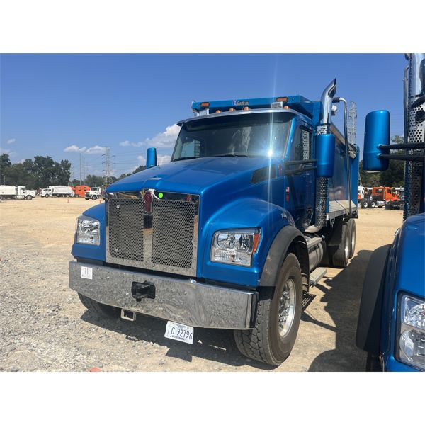 2023 KENWORTH T880S Dump Truck