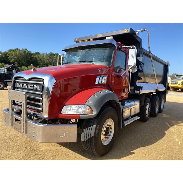 2015 MACK GU813 Dump Truck