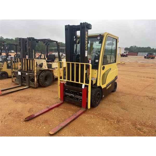 HYSTER J70XN-34 Forklift - Mast