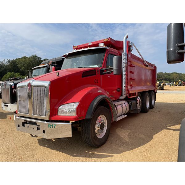 2017 KENWORTH T880 Dump Truck
