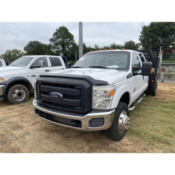 2016 FORD F350 XL Flatbed Truck