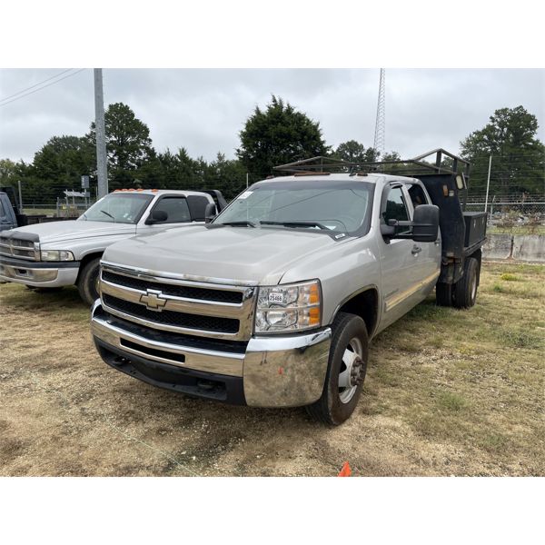 2009 CHEVROLET 3500 HD Flatbed Truck