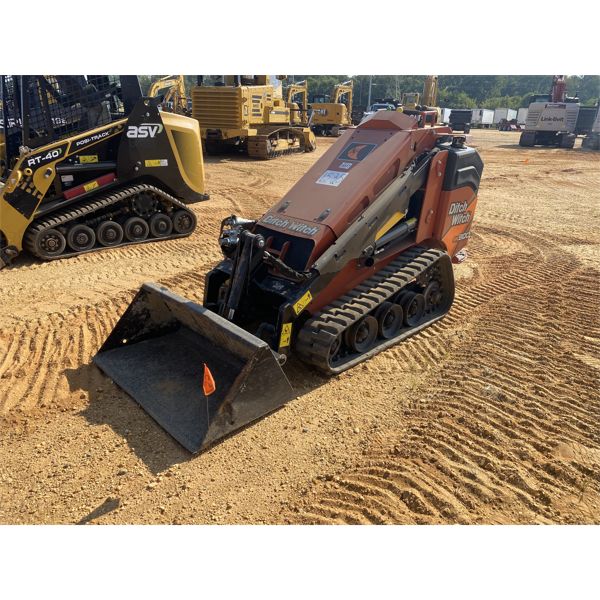 2022 DITCH WITCH SK900 WALK-BEHIND Skid Steer Loader - Crawler