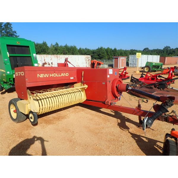 NEW HOLLAND 570 SQUARE Baler