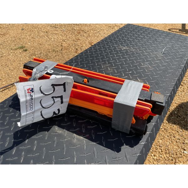 HAZARD TRIANGLE REFLECTORS