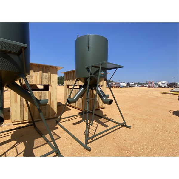 OUTBACK CP GRAVITY FLOW PROTEIN FEEDER