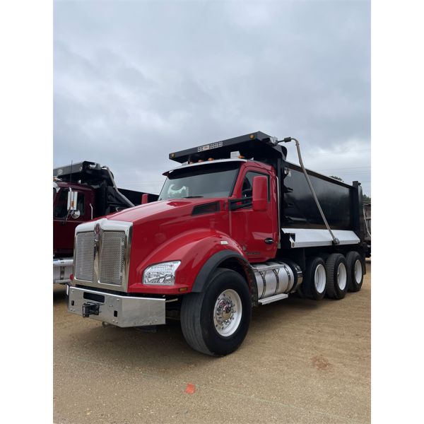 2016 KENWORTH T880 Dump Truck