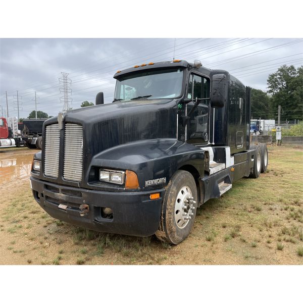 1996 KENWORTH T600 Sleeper Truck