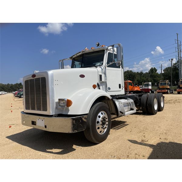 2016 PETERBILT 367 Day Cab Truck