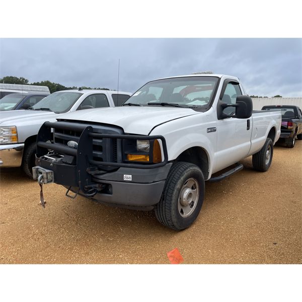 2006 FORD F250 XL Pickup Truck
