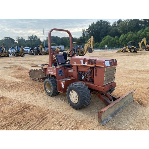 2002 DITCH WITCH 3700 Trencher