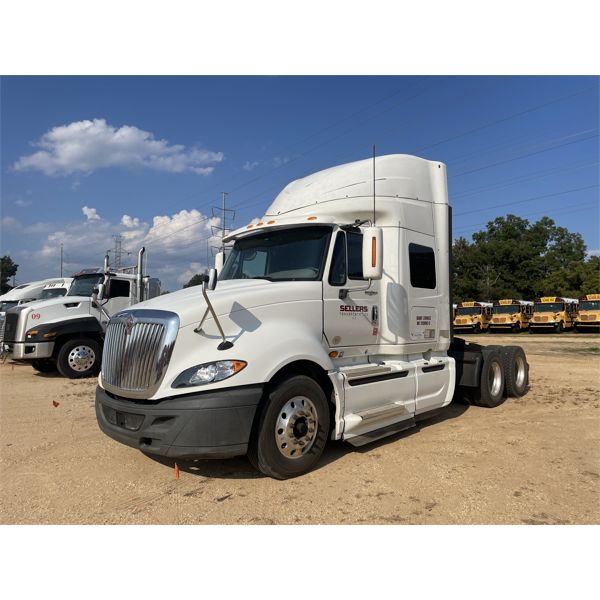 2015 INTERNATIONAL PROSTAR PLUS 122 Sleeper Truck