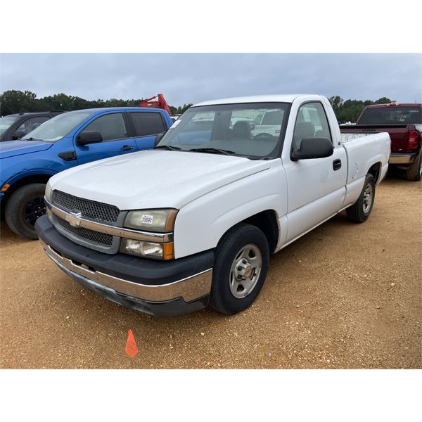 CHEVROLET SILVERADO Pickup Truck