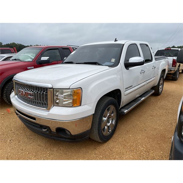 2011 GMC SIERRA Pickup Truck