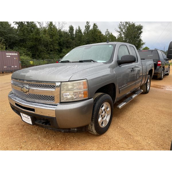 2009 CHEVROLET SILVERADO LT Pickup Truck