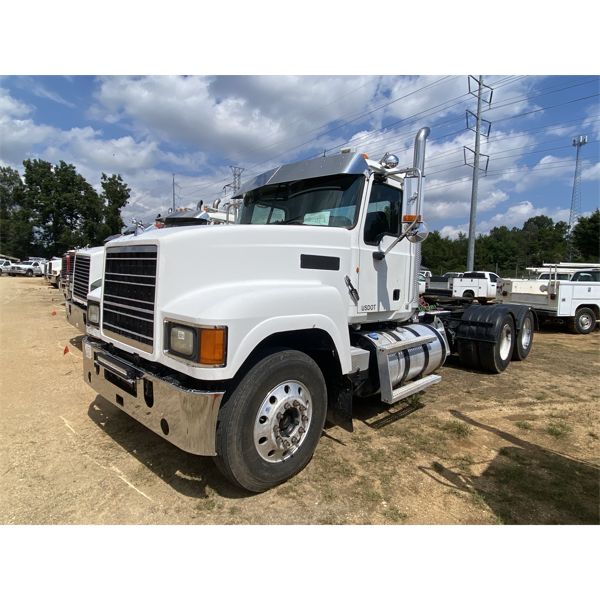 2014 MACK CHU613 Day Cab Truck