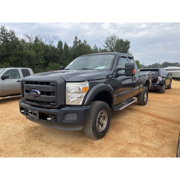 2015 FORD F250 XL Pickup Truck