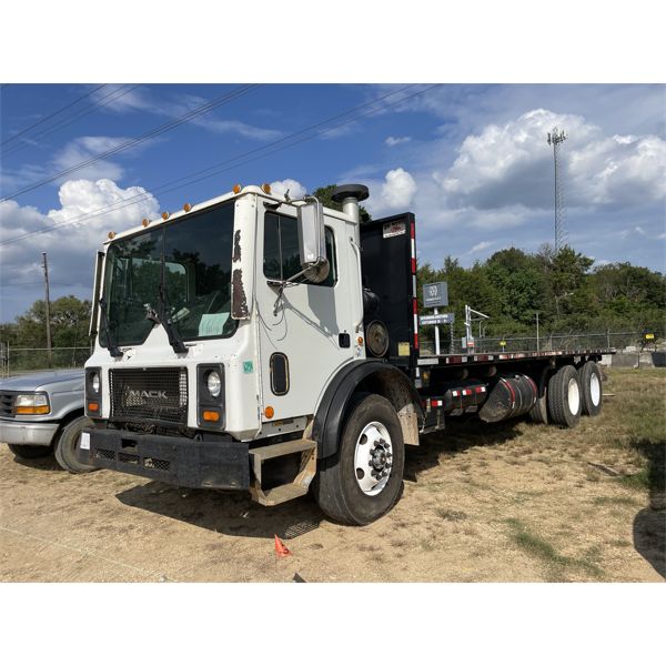 2006 MACK MR688S Flatbed Truck