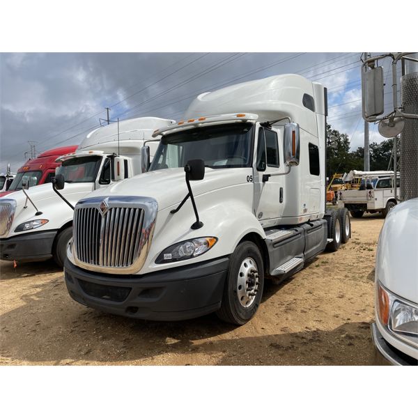 2015 INTERNATIONAL PROSTAR 122 Sleeper Truck