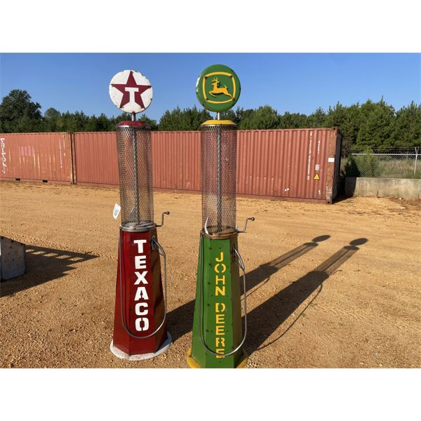 JOHN DEERE GAS PUMP METAL ART