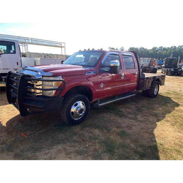 2015 FORD F350 LARIAT Flatbed Truck