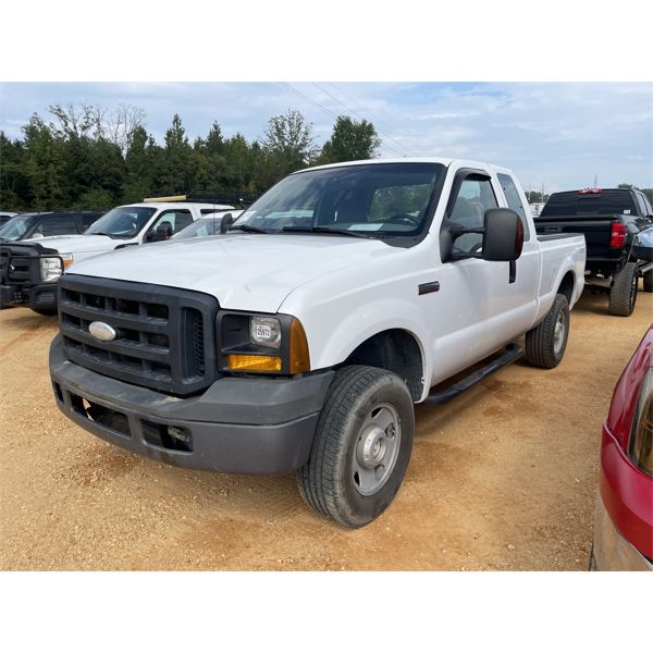 2006 FORD F250 XL Pickup Truck
