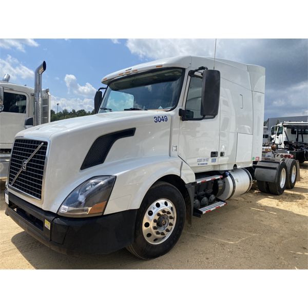 2017 VOLVO TRUCK VNL Sleeper Truck