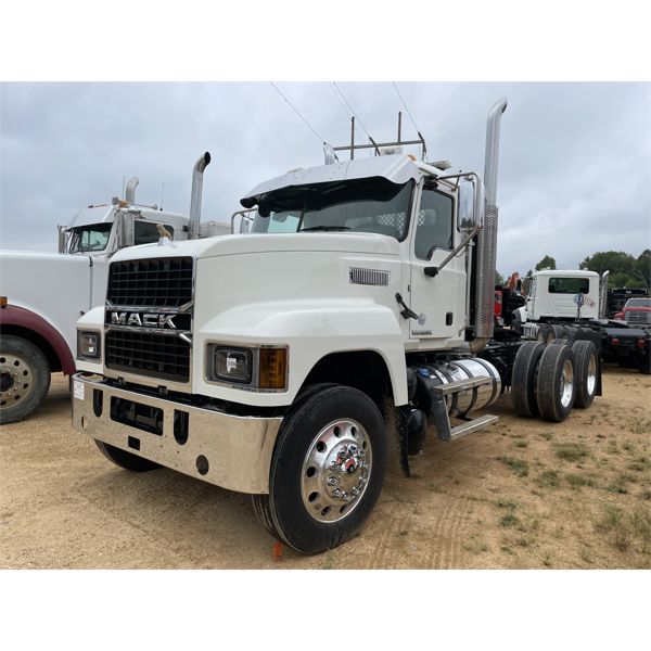 2018 MACK CHU613 Day Cab Truck