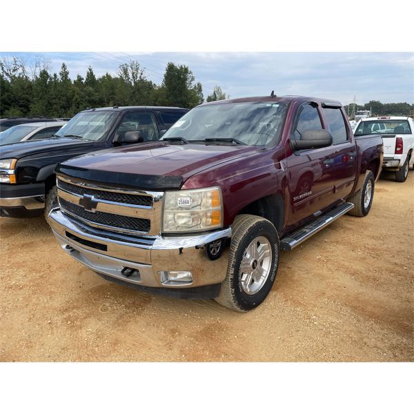 2013 CHEVROLET SILVERADO Z71 Pickup Truck