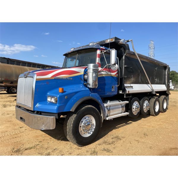 2013 WESTERN STAR 4900SB Dump Truck