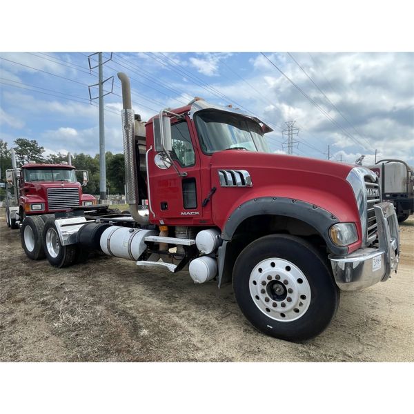 2009 MACK GU713 Day Cab Truck