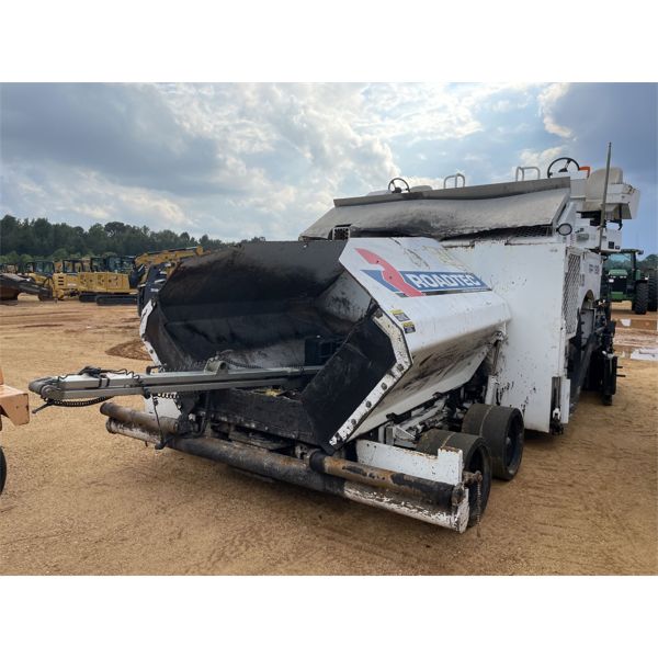 ROADTEC RP-190E Asphalt Paver