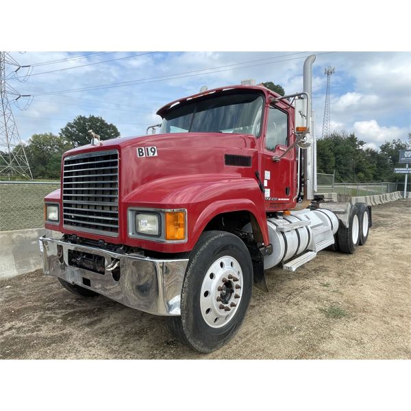 2010 MACK GU713 Day Cab Truck