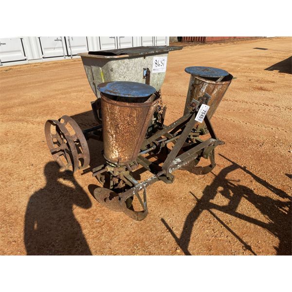 FORD (2) ROW Planter