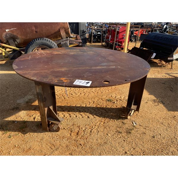 METAL ROUND TABLE