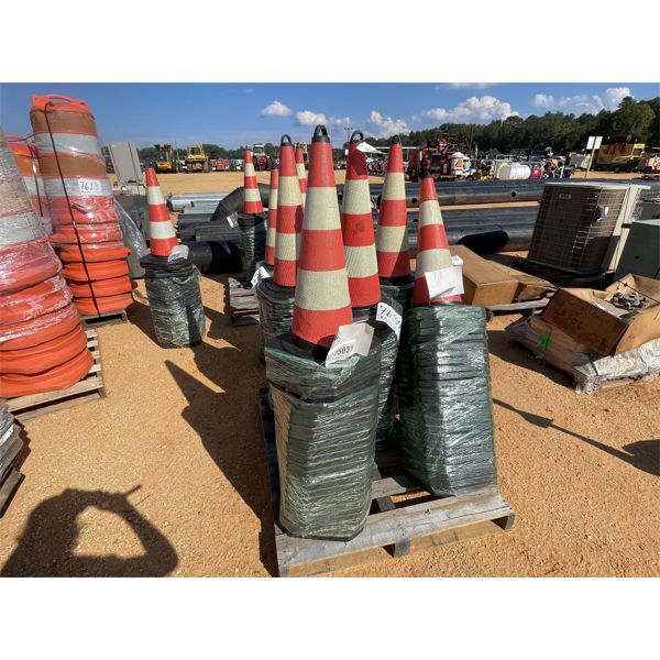 (25) TRAFFIC CONES