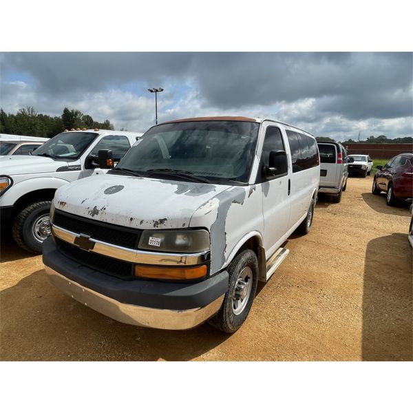 2009 CHEVROLET EXPRESS Passenger Van