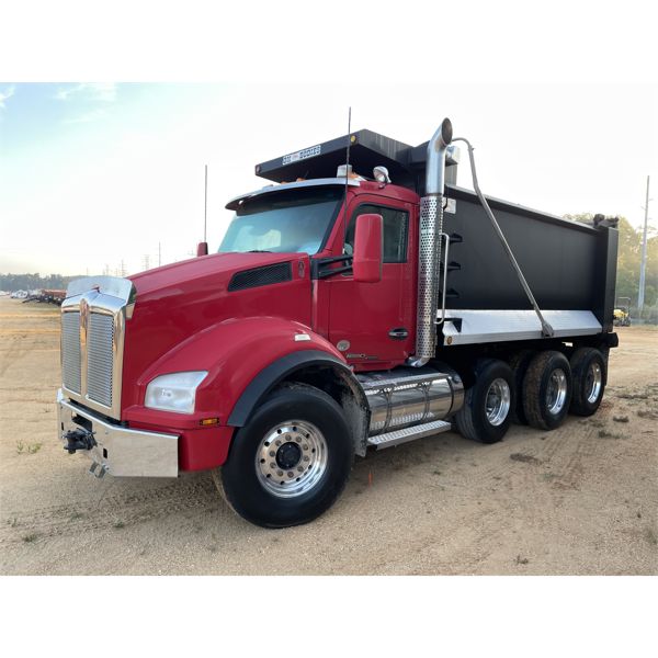 2017 KENWORTH T880 Dump Truck