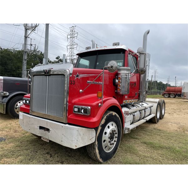 2015 WESTERN STAR  Day Cab Truck
