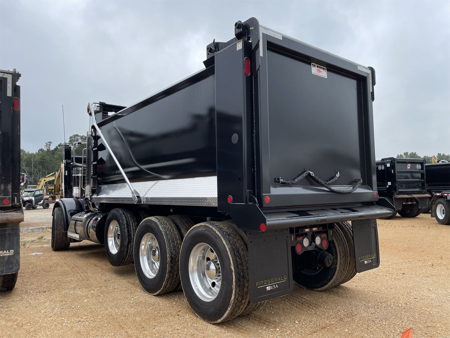 2025 Peterbilt New 389 Dump Truck Jeri Rodina