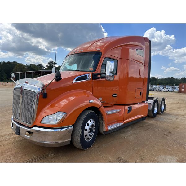 2018 KENWORTH T680 Sleeper Truck