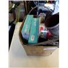Image 2 : BOX OF 2 SPRAY GUNS, POLISHING TOOL, 4 NEW WRENCHES AND MORE